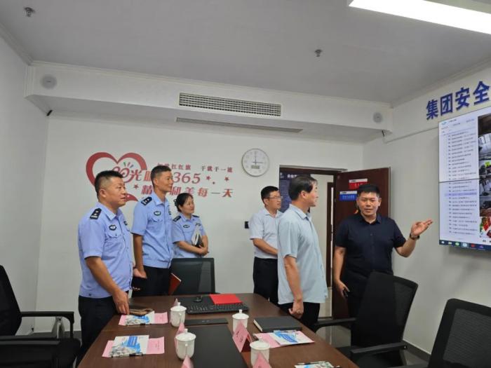 安全共筑 ‖ 東港區(qū)政府、區(qū)公安分局領(lǐng)導(dǎo)到海恒物業(yè)督導(dǎo)檢查物業(yè)服務(wù)工作